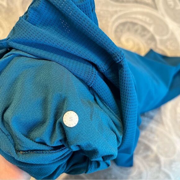 Lululemon Warp Lite Short *9"
Capri - Picture 9 of 9